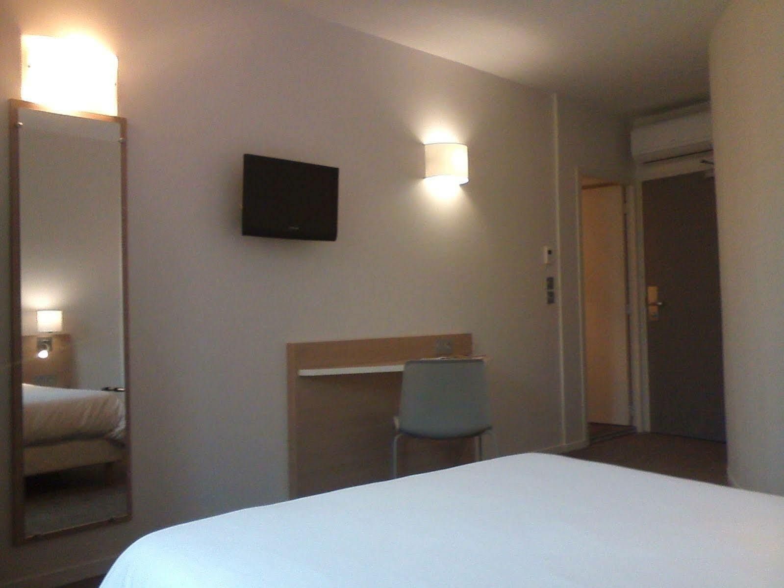 Brit Hotel Mâcon Centre Gare Exterior foto